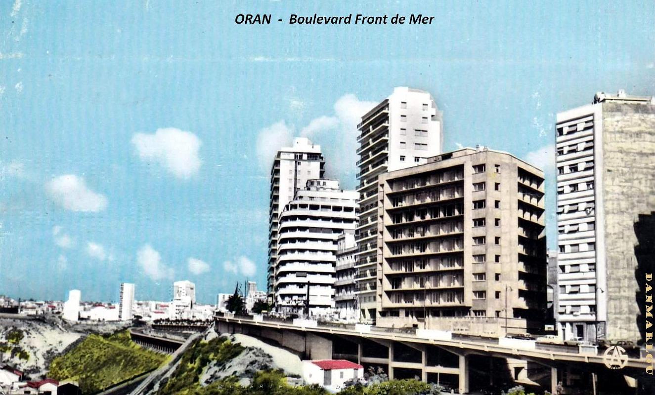 Oran - Boulevard Front de Mer er des immeubles.jpg